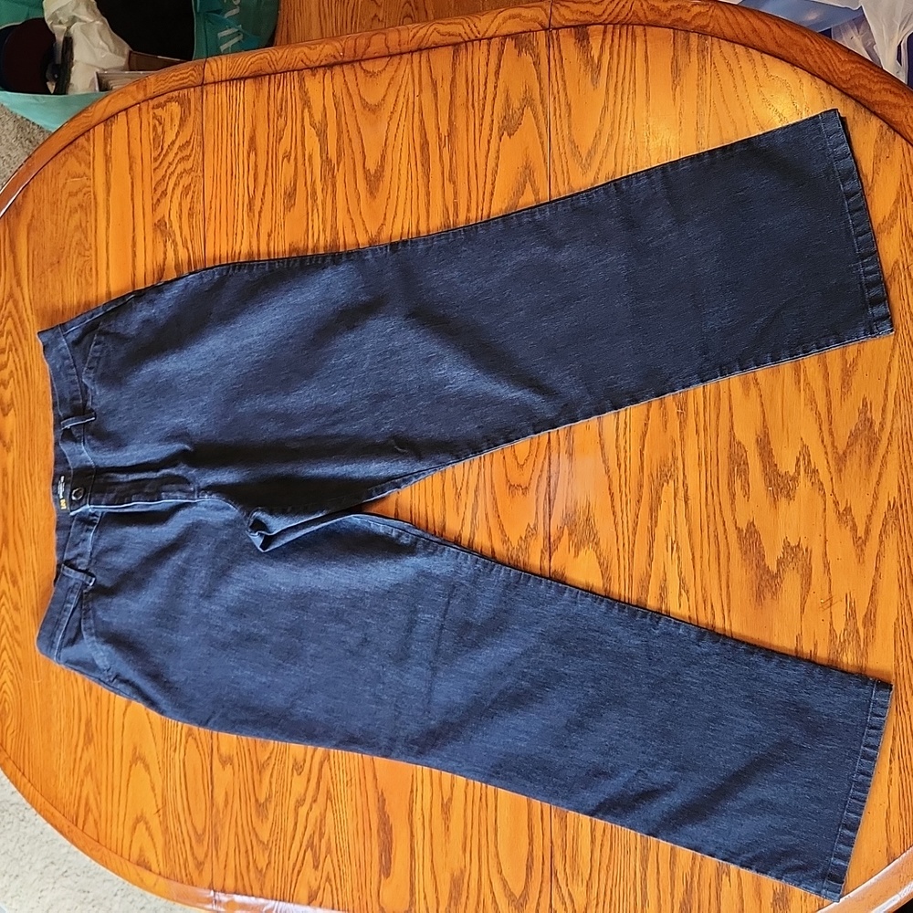 Lee Relaxed Fit, Straight Leg, Mid-Rise jeans